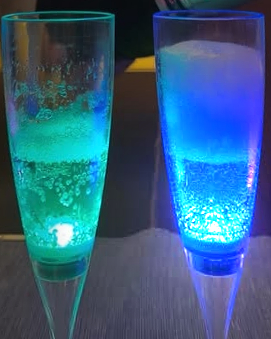 シャンパングラス